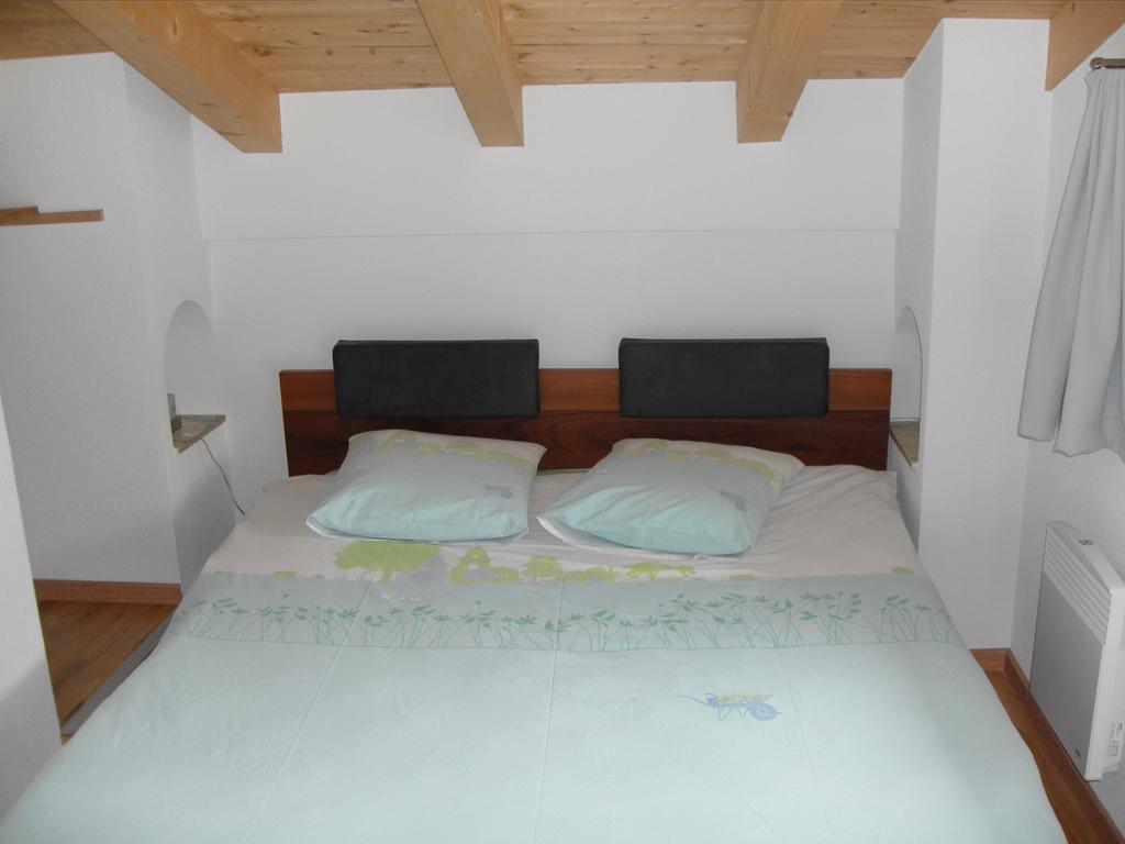 Au Creneau Gourmand Hotel Saillon Ruang foto